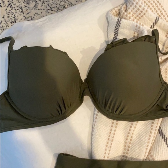 Swimsuit - Picture 3 of 5